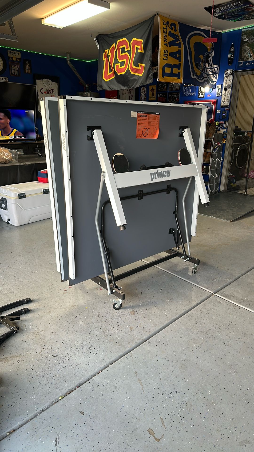 Ping-pong table