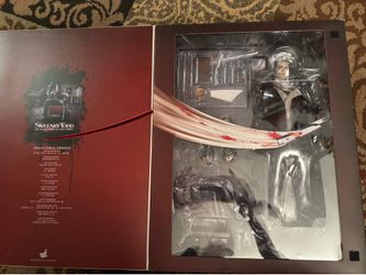 Hot Toys Johnny Depp Sweeney Todd  1:6 scale Figure Deluxe Version Chair Backdrop