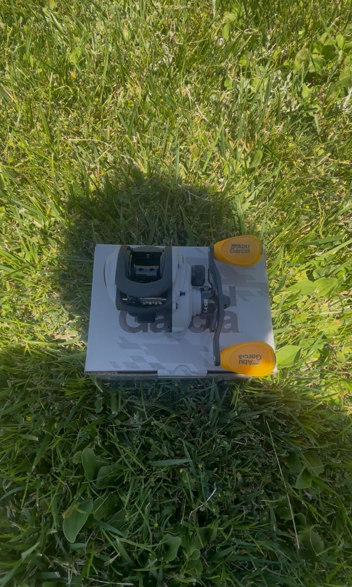 🎣 abu garcia jordan lee baitcasting reel (left-hand) + FREE TackleWarehouse reel cover