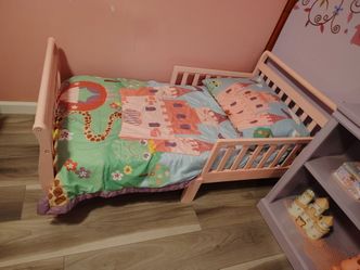 Toddler bed!!