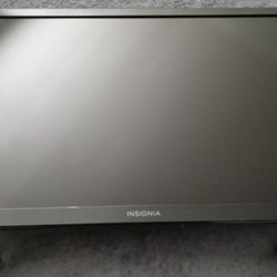 Insignia 24 inch LED TV/DVD Combo