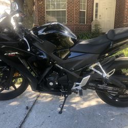2015 Honda CBR 300R