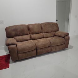 Sofá Reclinable,poco uso, casi nuevo. 