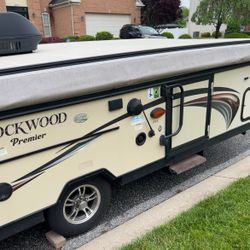 2015 Rockwood Premier