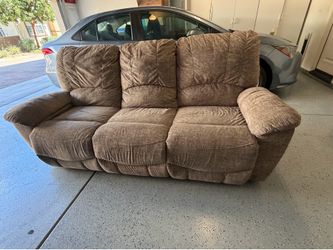 La-Z-Boy Hayes Dual Reclining Sofa— $450 OBO