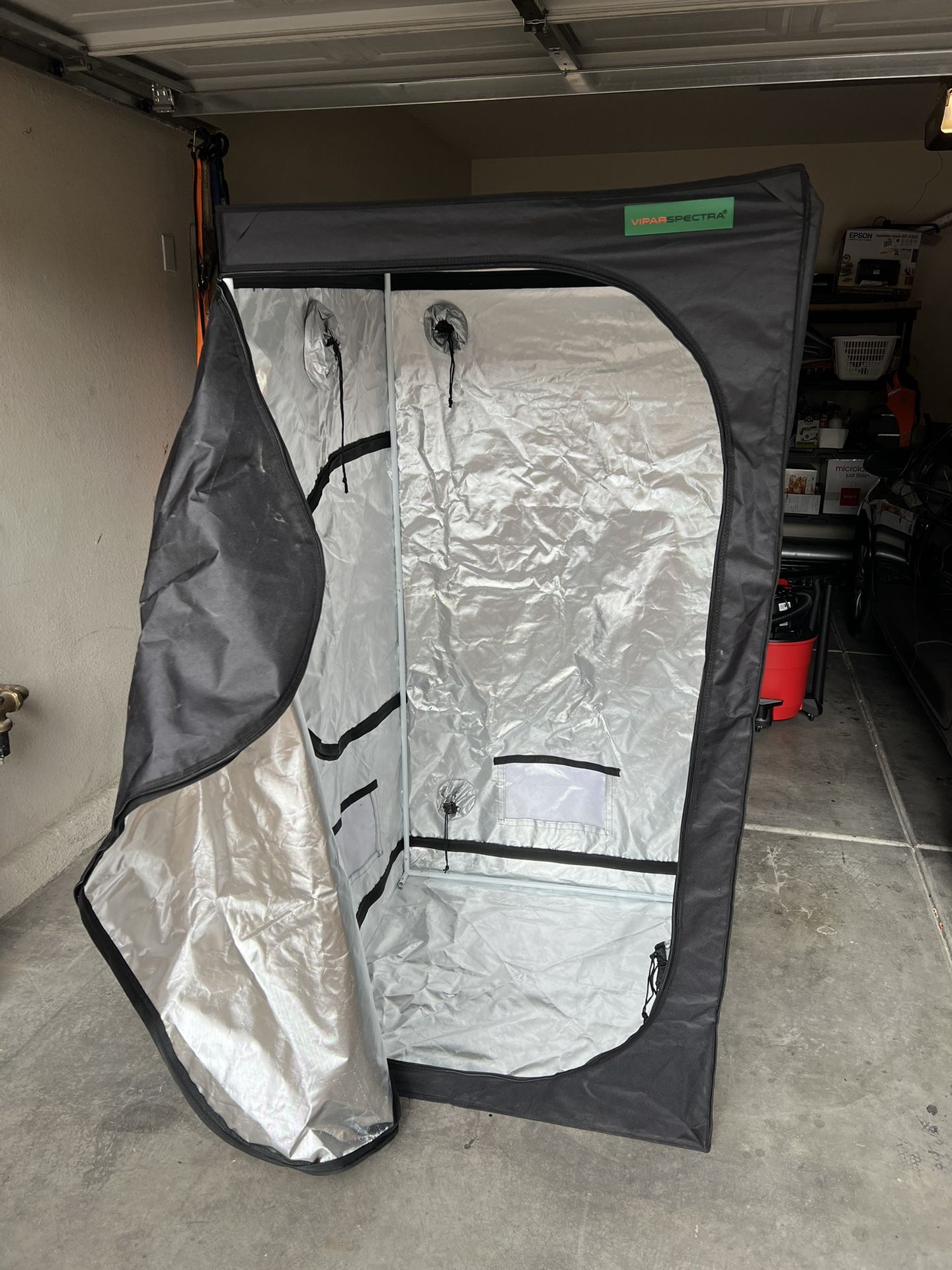 Complete Grow Tent Setup Light Filter Fans Watering Chemicals Trimming