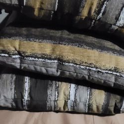 Brand New Set Of 4 Couch Pillows Super Thick