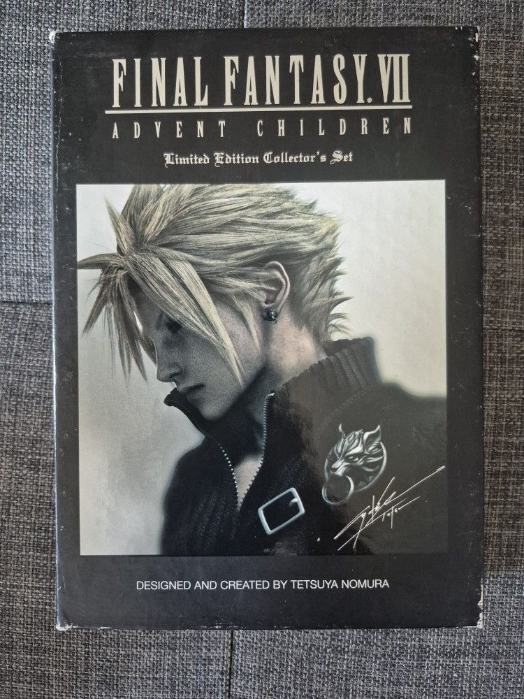 FINAL FANTASY VII Advent Children limited edition collectors set.