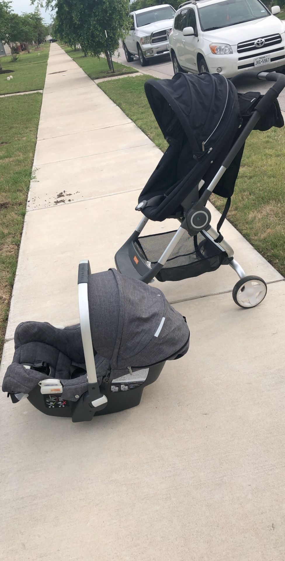 Stokke Scoot and Stokke by Pipa stroller and car seat