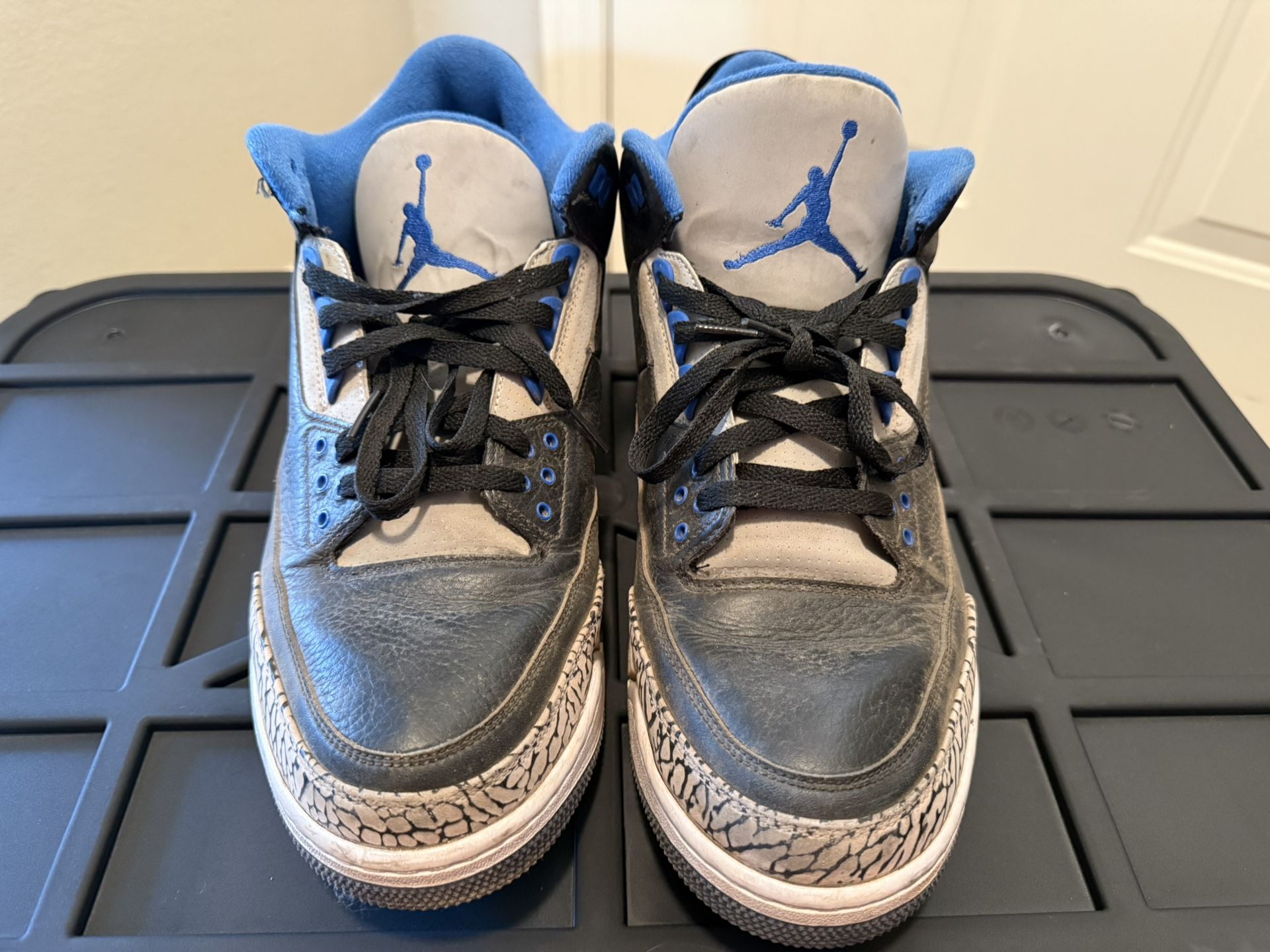 Used Beat Air Jordan 3 ( Size 13 )