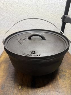 Camp Chef #12 Muley Wildlife Cast Iron Dutch Oven