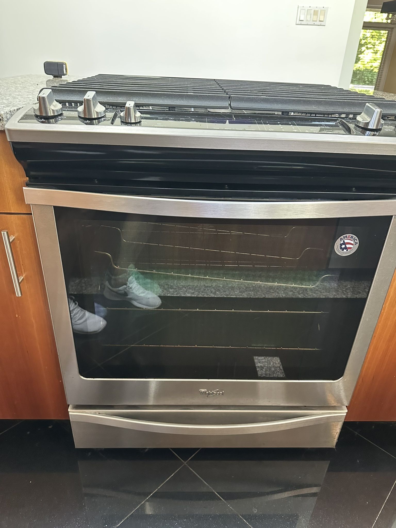 Whirlpool Slide In Gas Range (Oven/Stove)