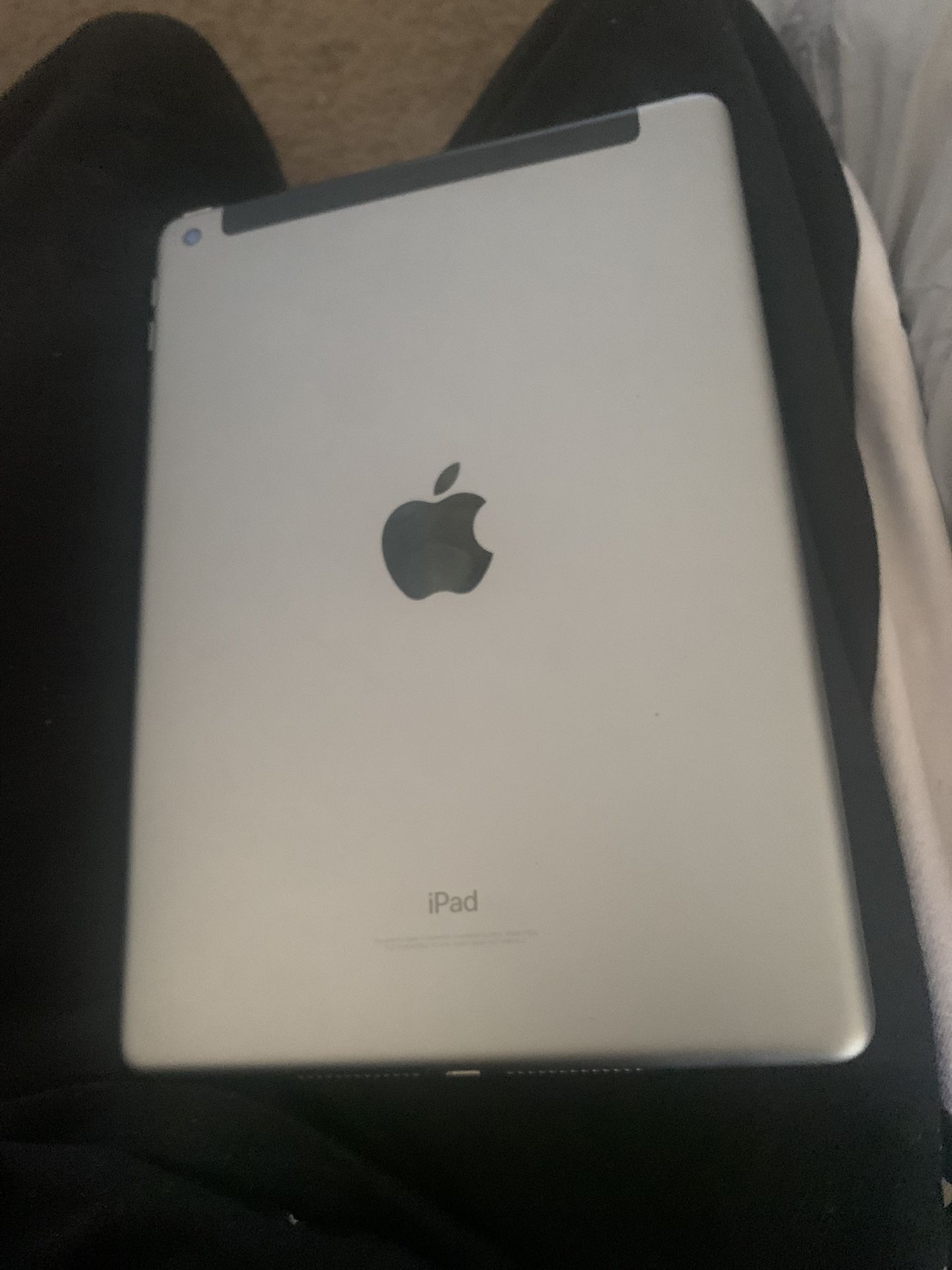 iPad 5th Gen & Cellular