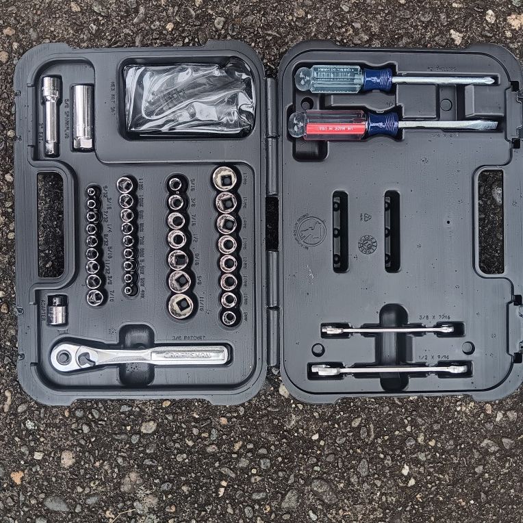 Craftsman 53 PC Made In USA. Metric & SAE Machanics Tool Set. New Unused. Many Other Tools. For Pick Up Fremont Seattle. No Low Ball/Trades Please