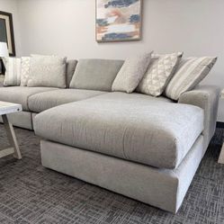 $10 Payment 👌AVALIYAH ASH 3-PIECE RAF CHAISE SECTIONAL SOFA