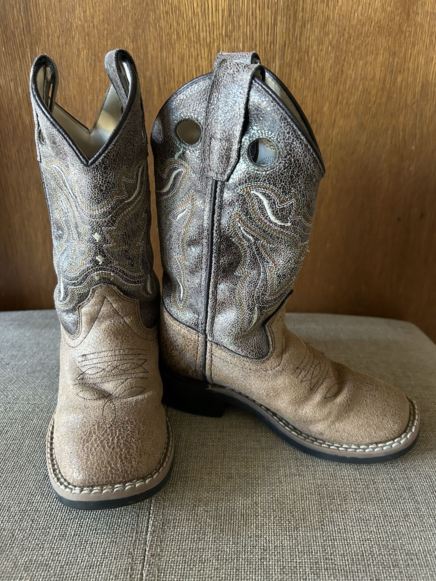 Size 9.5 Used Cowboy Boots.