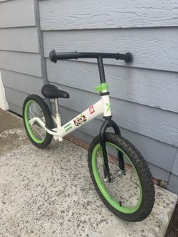 Green Balance Bike for Ages 4-9: No Pedal Sport Bicycle