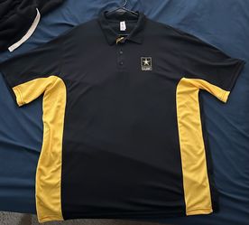 US Army shirt  Size: XXL  brand new Shirt sleeve  Stretchy material  Easy to breath  Collared shirt 👔  Located in West Lancaster  Pick up only  Cash 