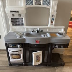 Step 2 Kids Play Kitchen