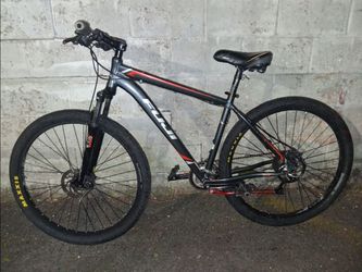 Fuji Nevada 29 Mountain Bike