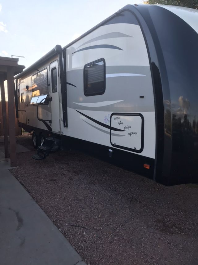 2014 vibe extreme light 33 foot travel trailer with slide out lots of extras must see