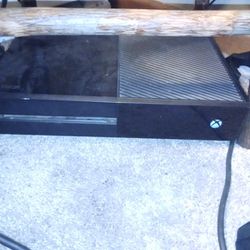 Xbox 1 With wireless controller and one game