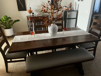 Table good condition