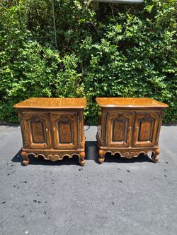 Pair Vintage Heritage French Provincial Nightstands / End Tables