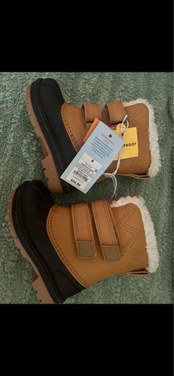 New! Kids Size 6 Snow Boots