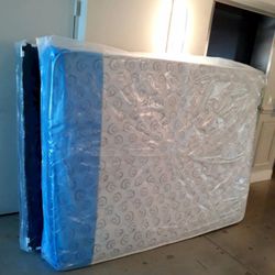 NEW QUEEN PILLOW TOP MATTRESS. Bed frame is not available. Take it home same day 👍