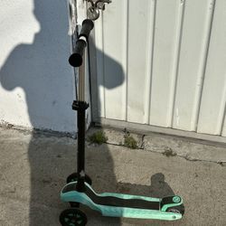Kids 3 Wheel Scooter