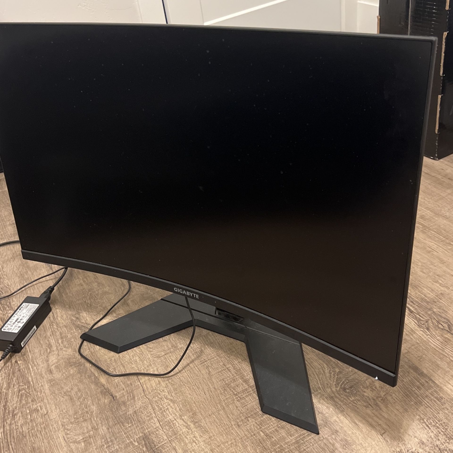 Gigabyte Monitor Curved 32” 1440p