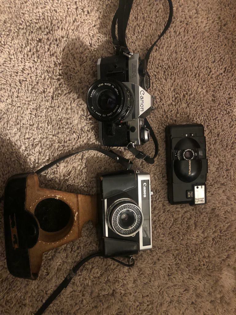 Vintage Canon and Olympus camera ( as is )