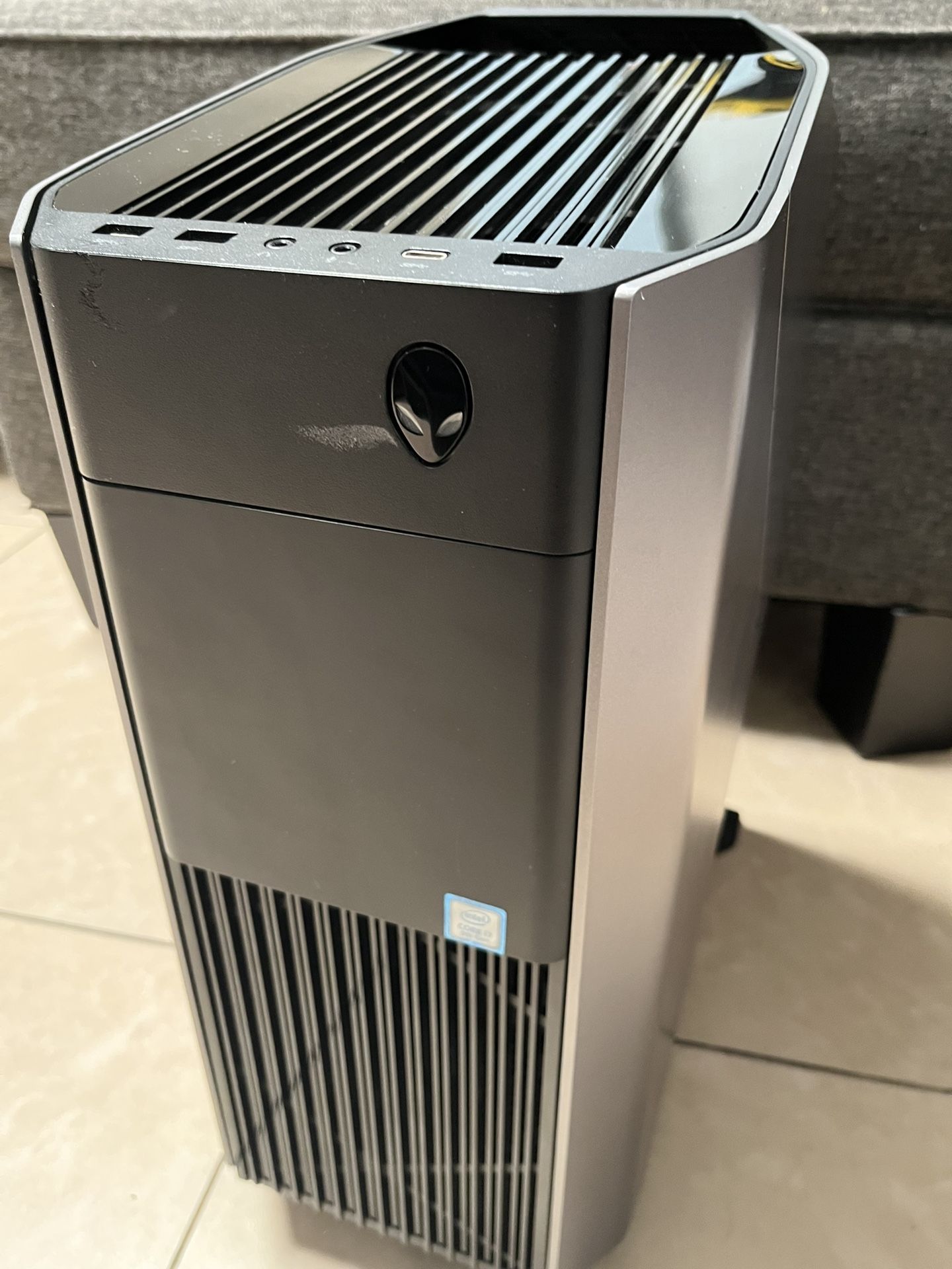 Alienware Aurora R8 Gaming Desktop With 2070 GPU for Sale in Poway, CA ...