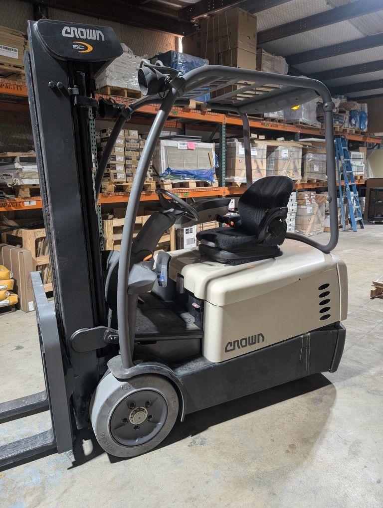 2016 Crown Forklift SC5245-35