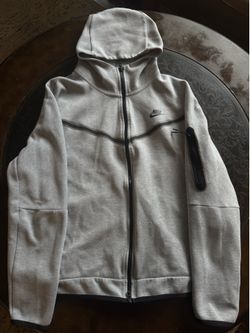 Nike Tech Fleece Full-Zip Hoodie – Size XL (Gray)