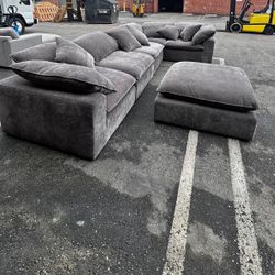 Sectional Couch With Ottoman 