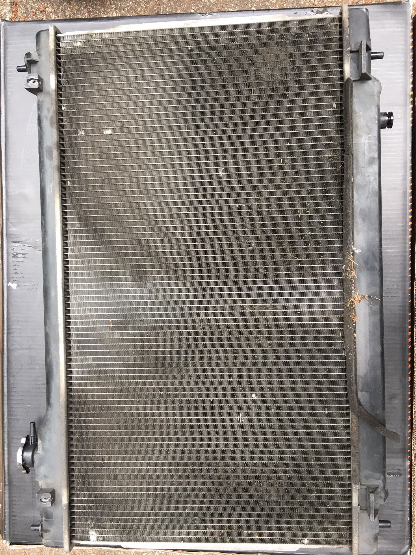 06 G35 coupe radiator