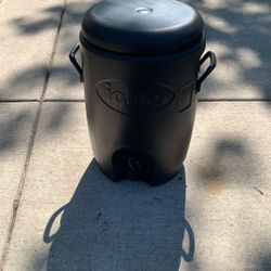 Igloo Drink Cooler