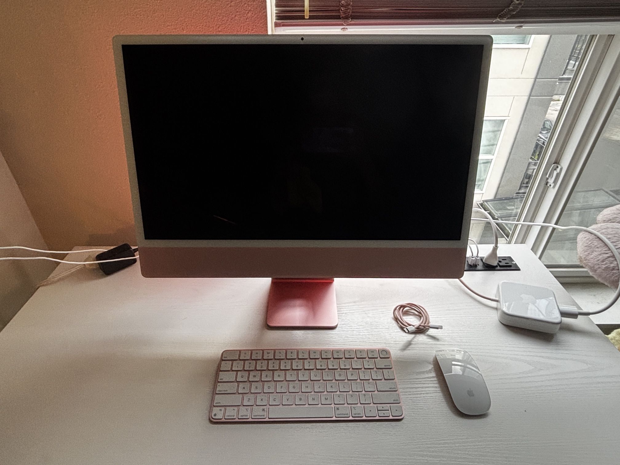 Pink iMac 24" with Retina 4.5K Display -2022