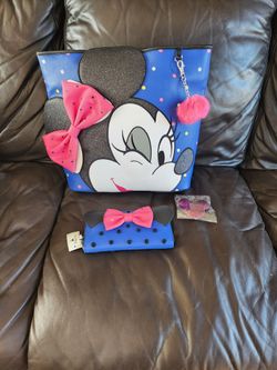 New Minnie Loungefly Purse And Wallet.