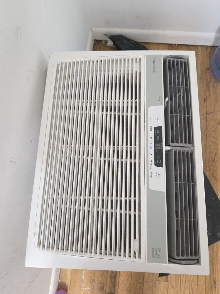Frigidaire Window Air Conditioner (X-Large)