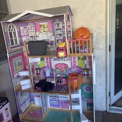 Doll house/ play house