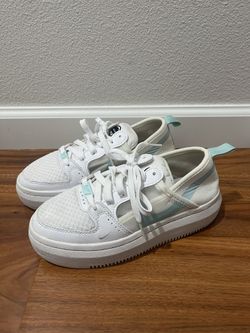 Nike Womens White Court Vision Alta CW6536-100 Lace Up Sneaker Shoes Size 5.5