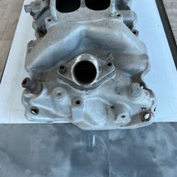 Intake small Block Chevrolet Edelbrock