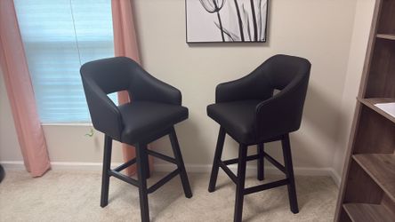 Black counter high chairs