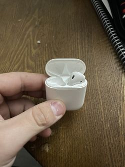airpods charging case right air