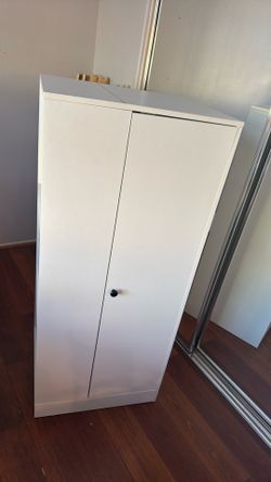 Small Closet With Shelves