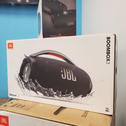 JBL Boombox 3 Bluetooth Speaker Brand New - $5 Today and the rest later 🤗 Message Us Now!