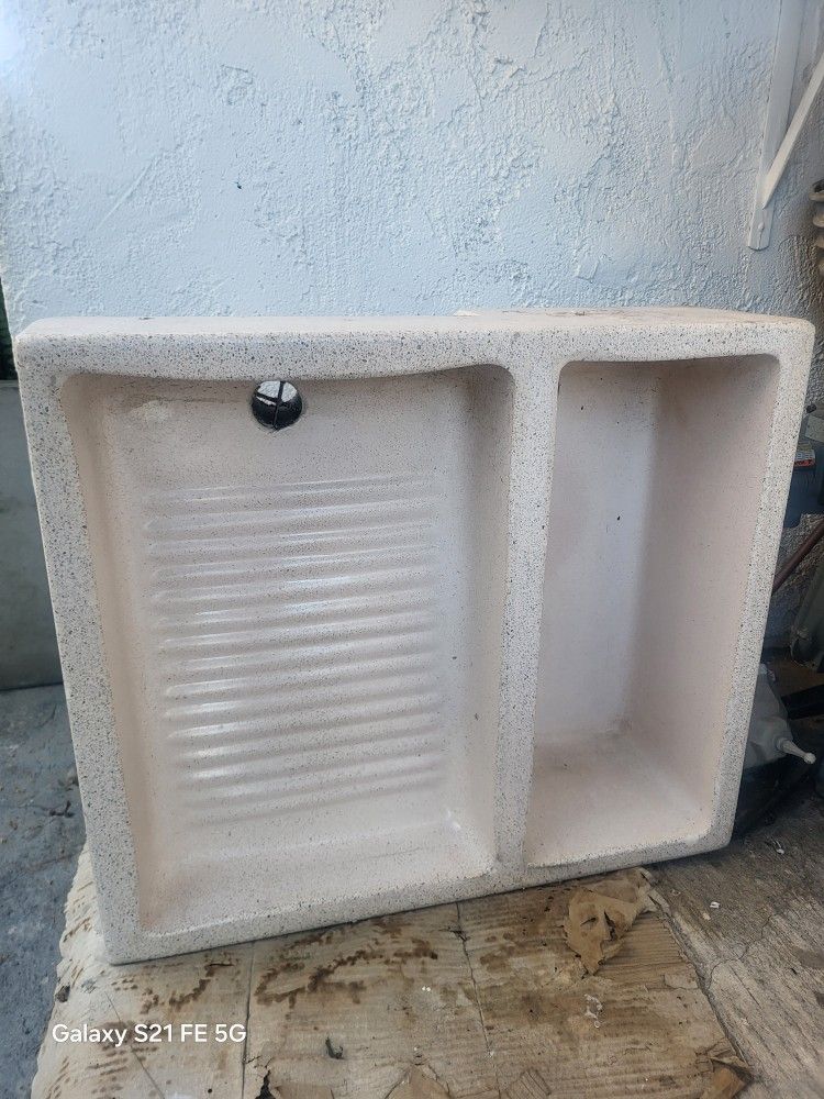 Lavadero De Cemento Nuevo 24X28 $190